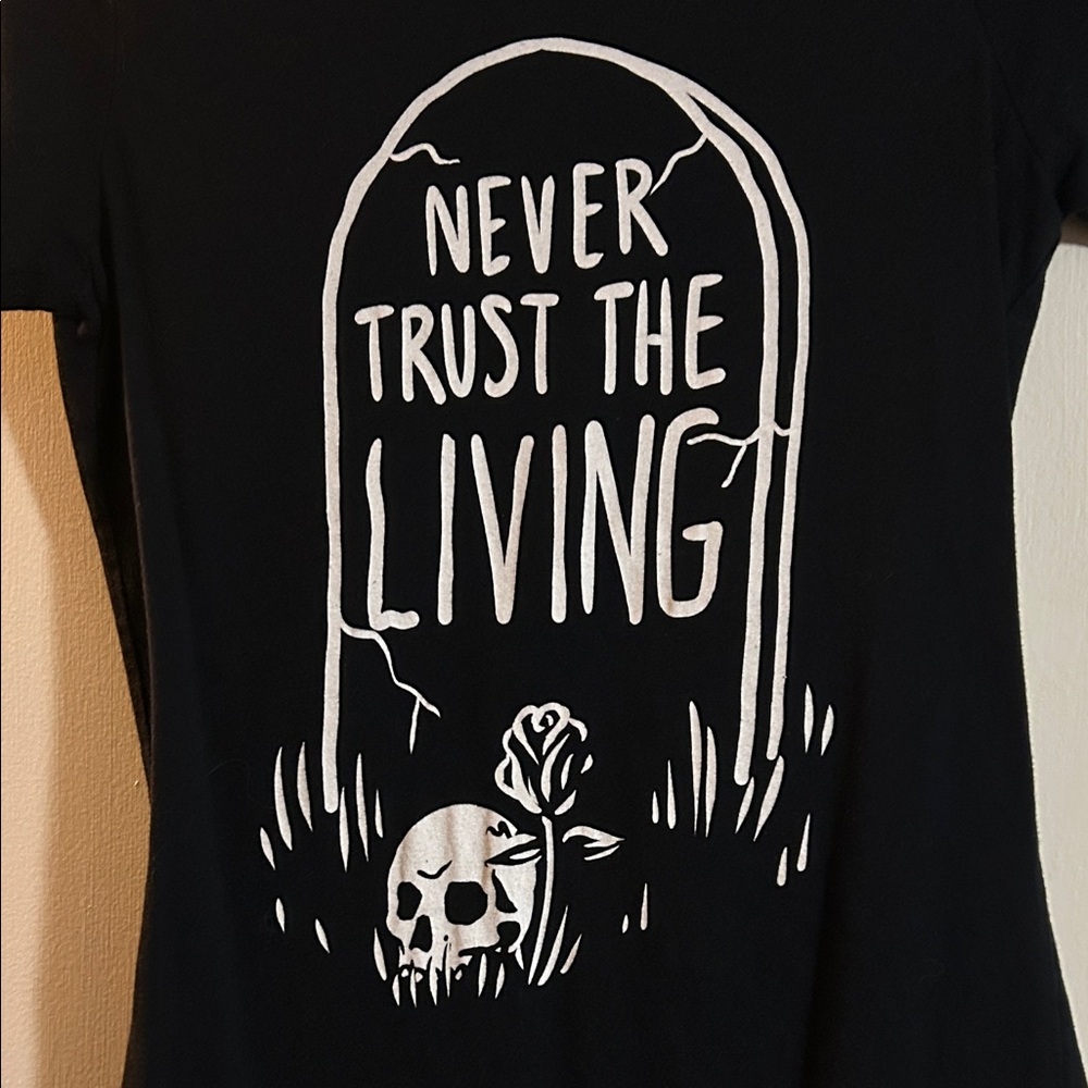 Black Craft Black Graphic Tee - Never Trust The Living - Picture 2 of 3